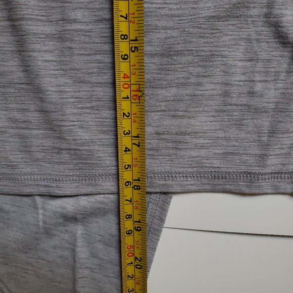 Old Navy Active Go-Dry Breathe On Floral Imprint Girls Grey Top Size 8 / M NWT - Picture 5 of 8